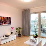 Maya's Flats & - River View Apartamento *