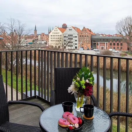 Maya's Flats & - River View Апартаменты