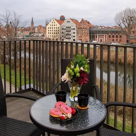 Maya's Flats & - River View Apartment