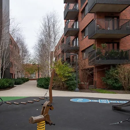 Maya's Flats & - River View Apartment *